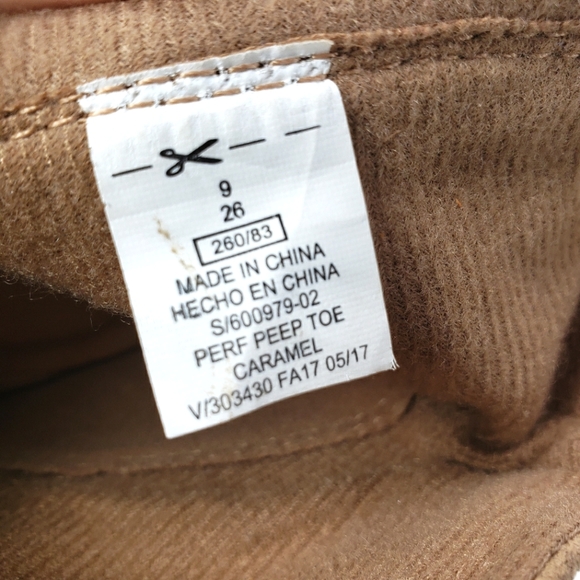 Old Navy Caramel Ultimate Peep Toe, Faux-suede, Perforated Booties. WMS 9M - Picture 9 of 12